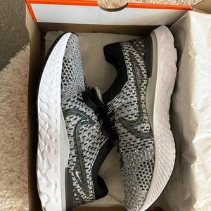 Nike React Infinity Run 3 Gray Flyknit 9.5 US Men